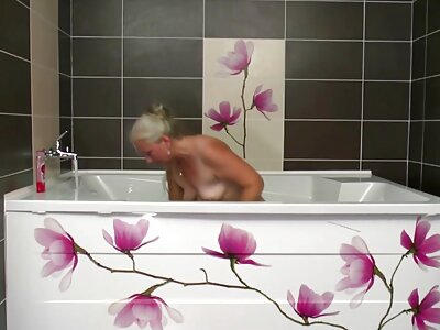 وهرع إلى سراويل صديقته فيديو سكس مصري ساخن ويميل لها وثيقة