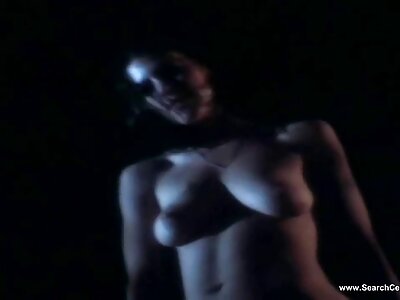 ضخمة الثدي من امرأة سوداء اهتزت مقطع فيديو سكس مصري من الجلد الشديد